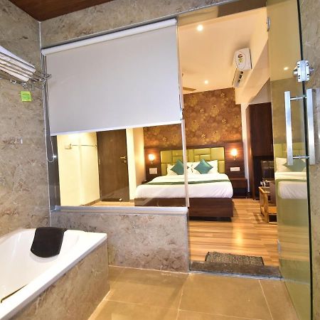 Hotel Candor Amigo Airoli Mind Space นาวีมุมไบ ภายนอก รูปภาพ