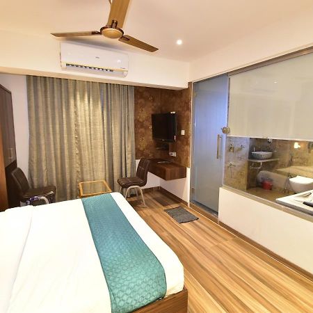 Hotel Candor Amigo Airoli Mind Space นาวีมุมไบ ภายนอก รูปภาพ