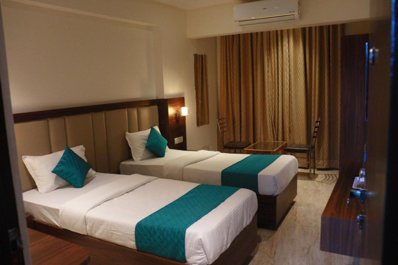 Hotel Candor Amigo Airoli Mind Space นาวีมุมไบ ภายนอก รูปภาพ