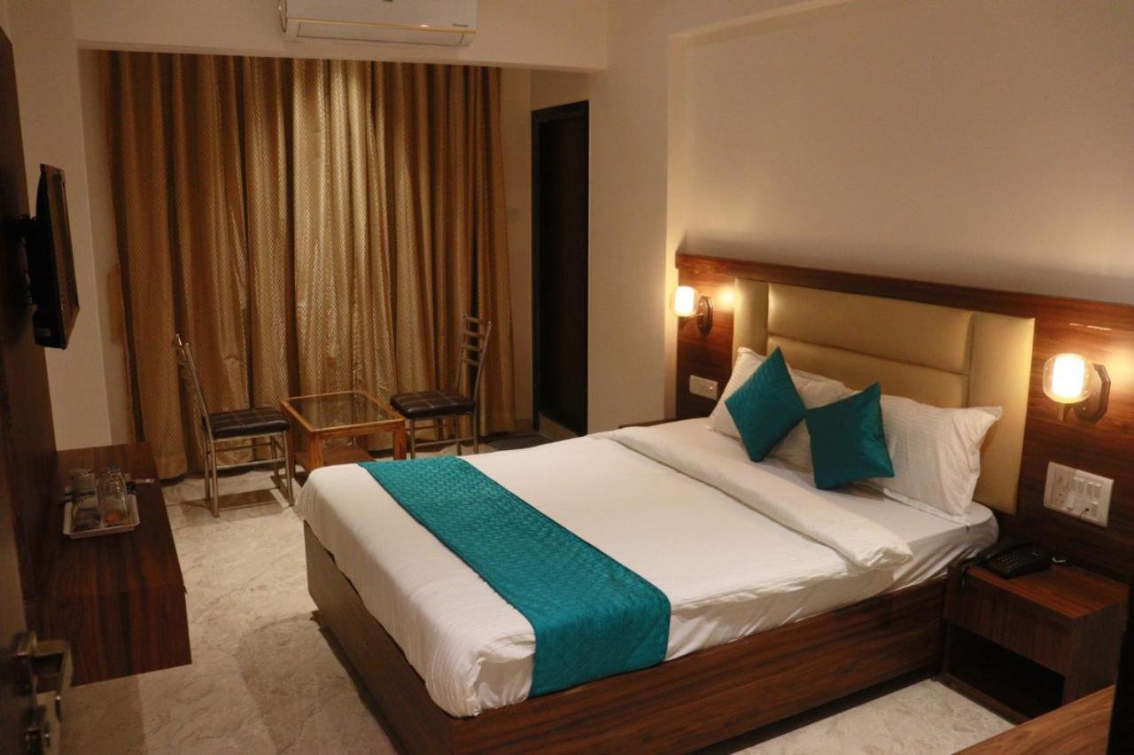 Hotel Candor Amigo Airoli Mind Space นาวีมุมไบ ภายนอก รูปภาพ