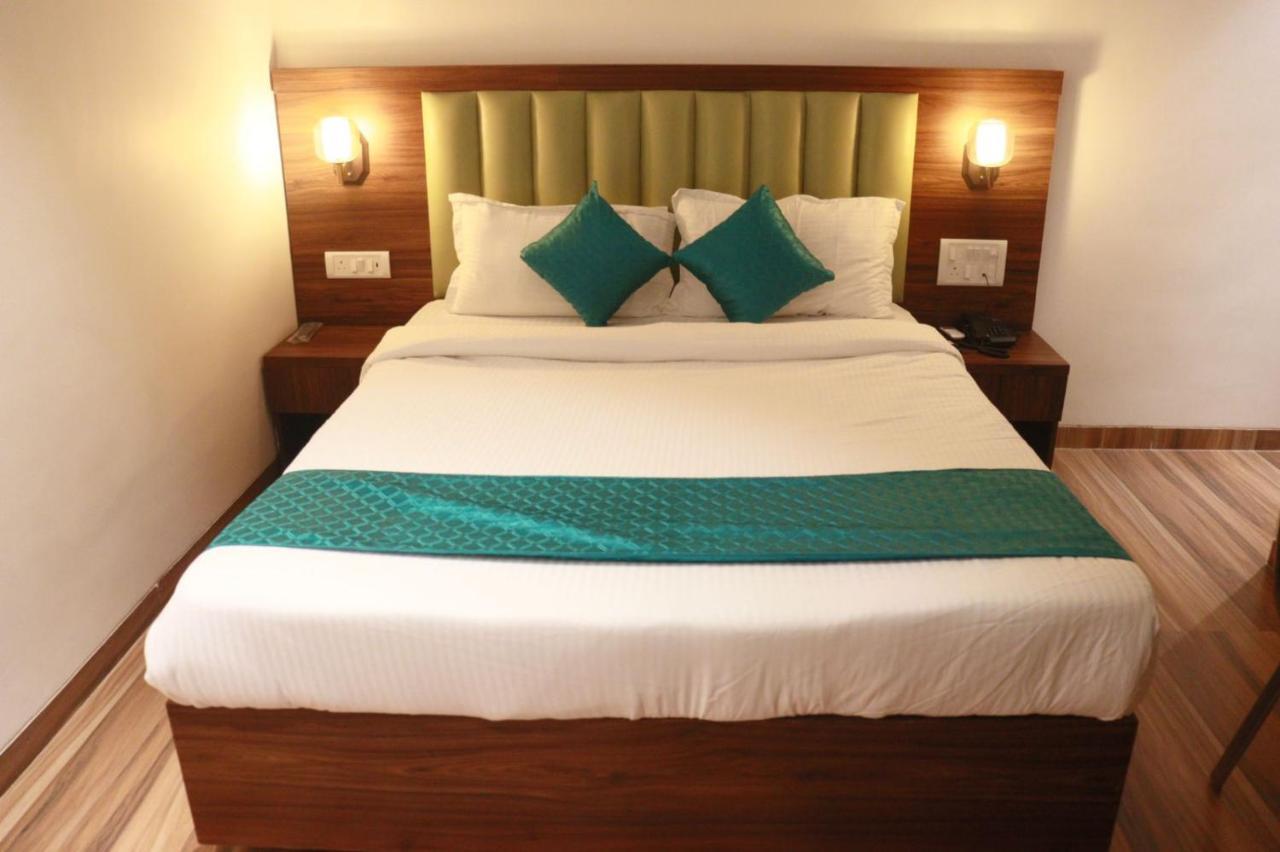 Hotel Candor Amigo Airoli Mind Space นาวีมุมไบ ภายนอก รูปภาพ