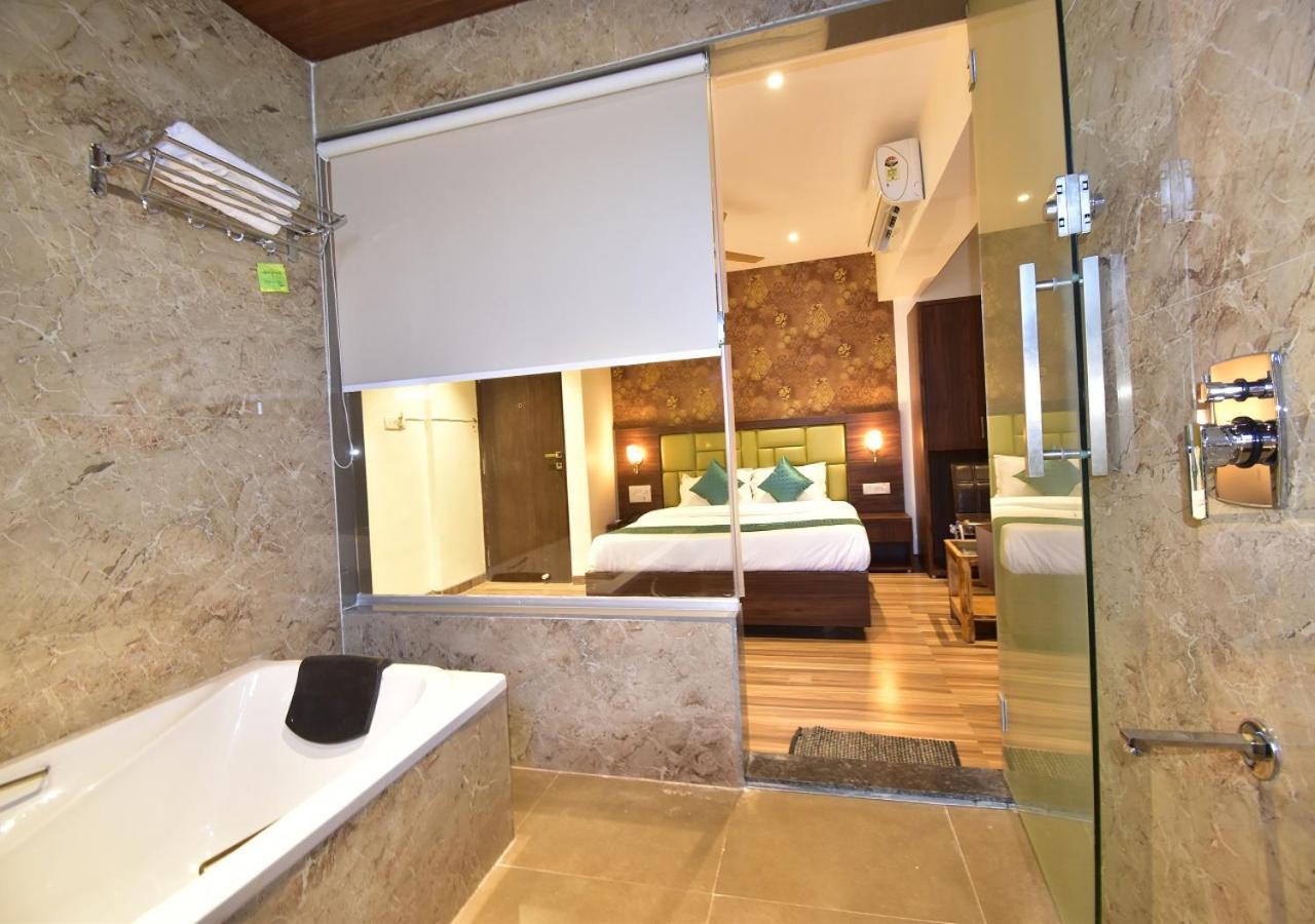 Hotel Candor Amigo Airoli Mind Space นาวีมุมไบ ภายนอก รูปภาพ