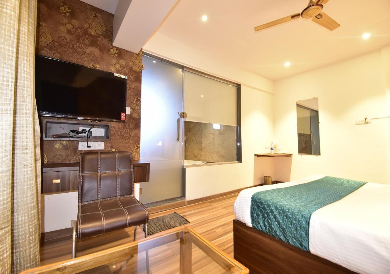 Hotel Candor Amigo Airoli Mind Space นาวีมุมไบ ภายนอก รูปภาพ