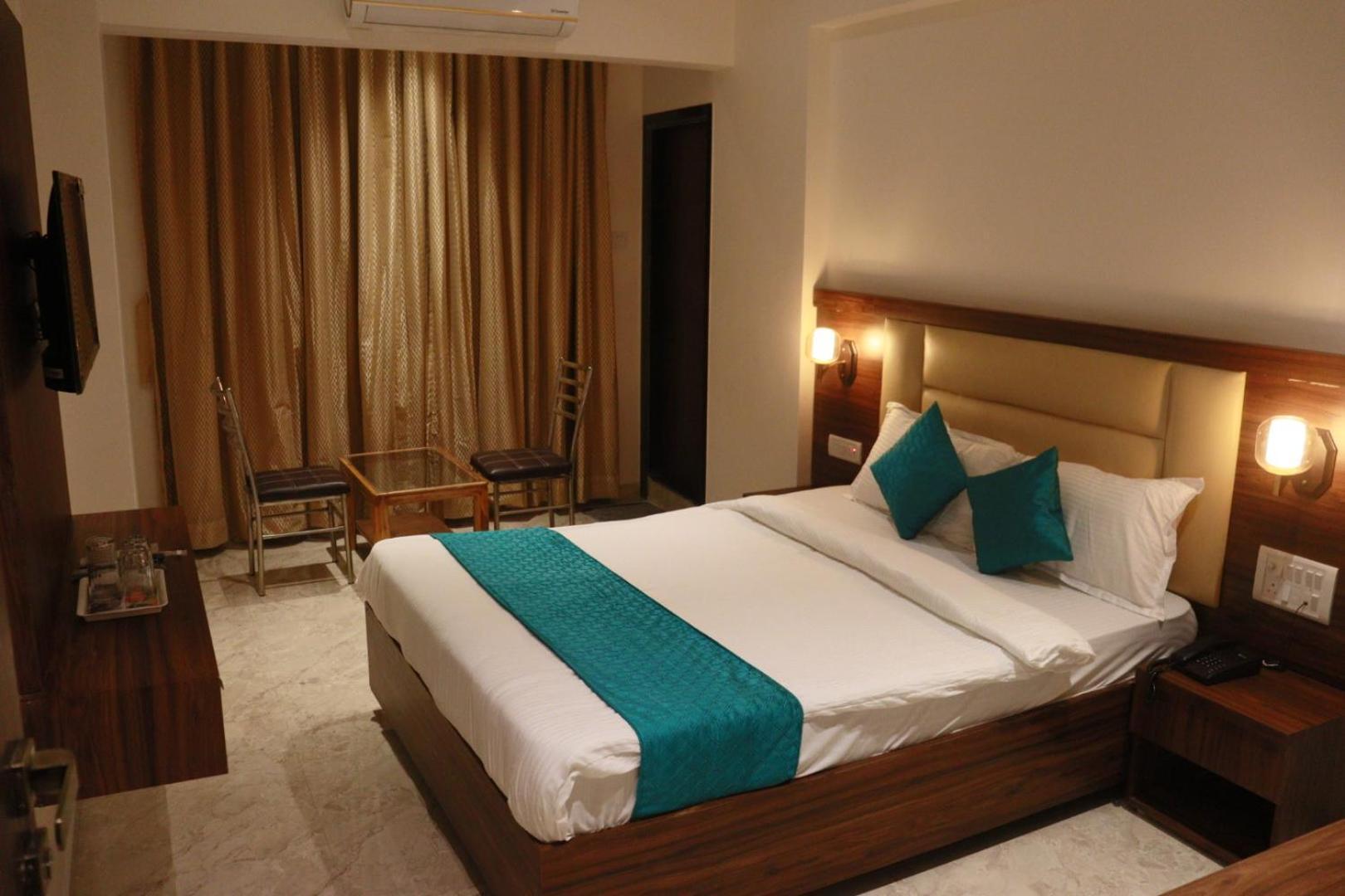 Hotel Candor Amigo Airoli Mind Space นาวีมุมไบ ภายนอก รูปภาพ
