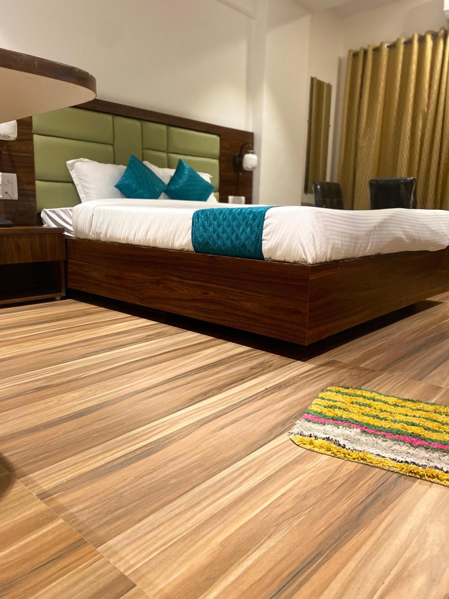 Hotel Candor Amigo Airoli Mind Space นาวีมุมไบ ภายนอก รูปภาพ
